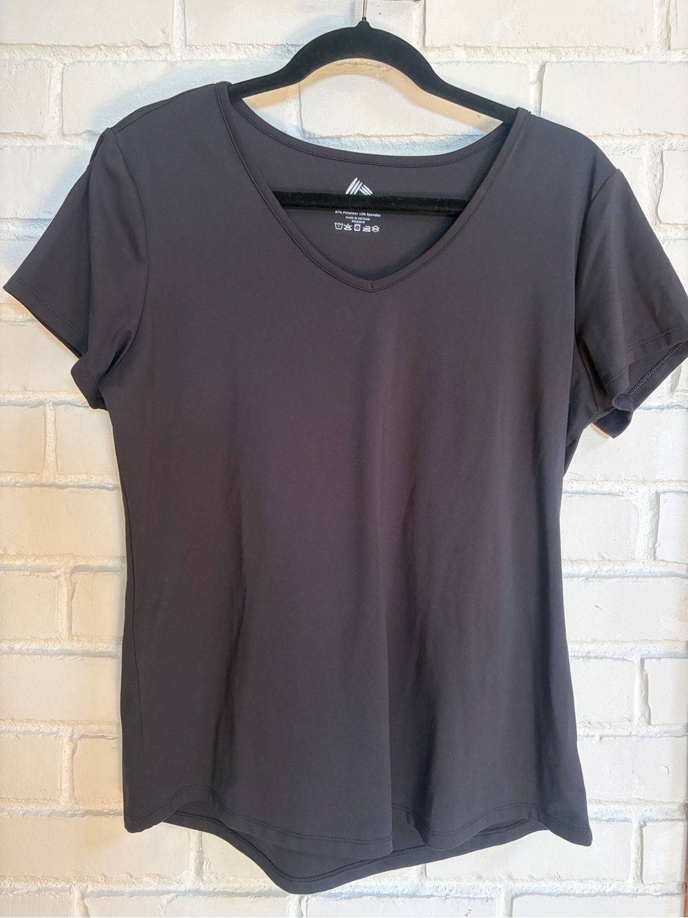 Women's V-Neck Short Sleeve Top - black